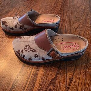 Klogs  Austin Leather Suede Floral Clogs SZ 8.5 EUC Slip-resistant Comfortable